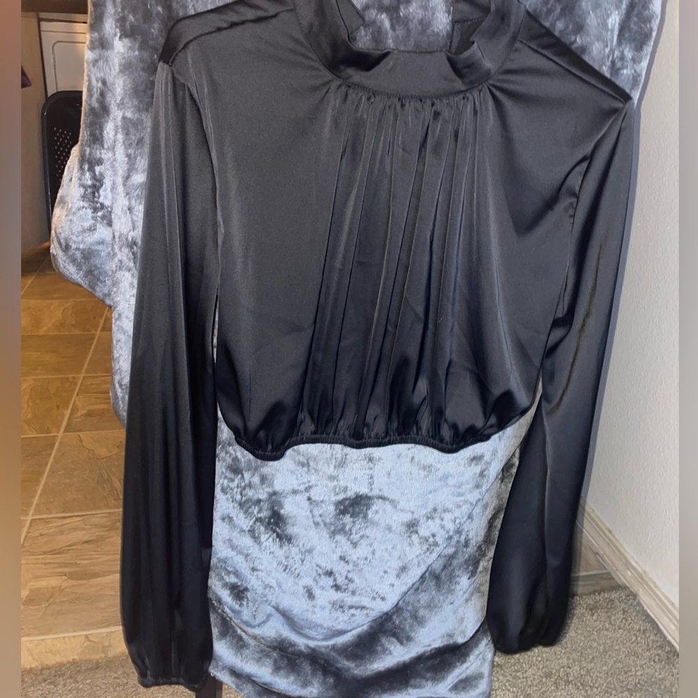 MEDIUM | Black Flowy Dress Top